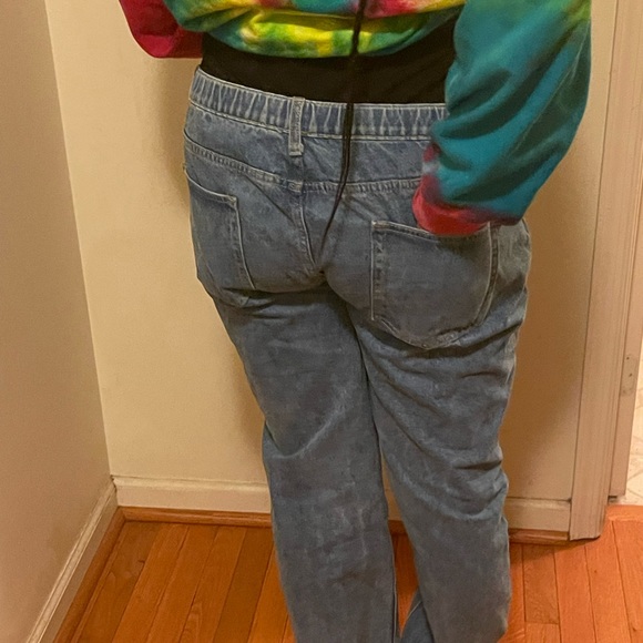 Maternity jean never worn - Picture 3 of 4